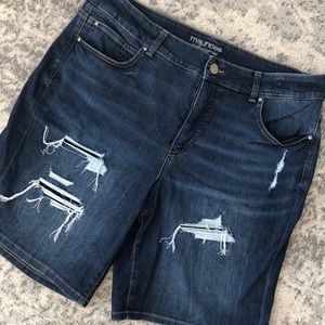 Size 18 Maurice’s high rise Bermuda shorts